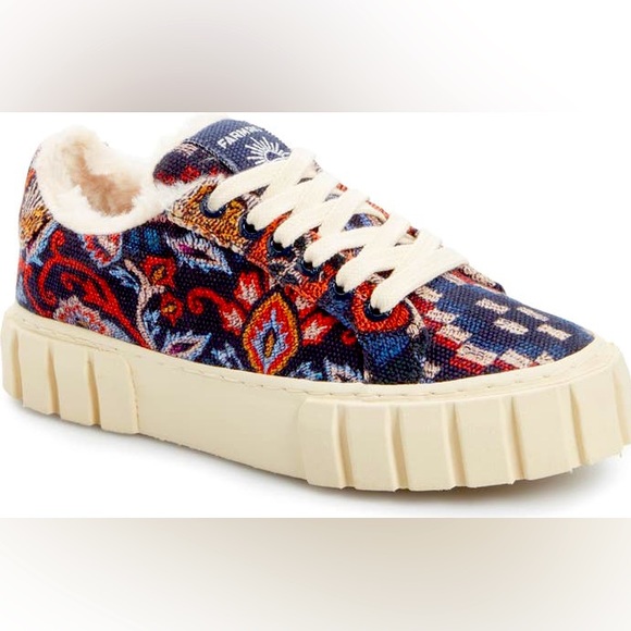 FARM Rio Shoes - NWT FARM RIO Blue Anika Tapestry Platform Sneaker Size US 8 EU 39
